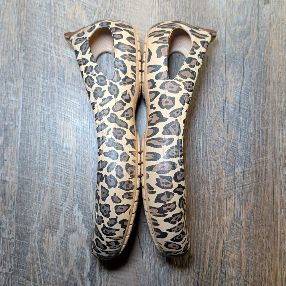 Crocs Kadee Flat Women Size 7 Leopard Print Animal Pattern Brown Black Slip On